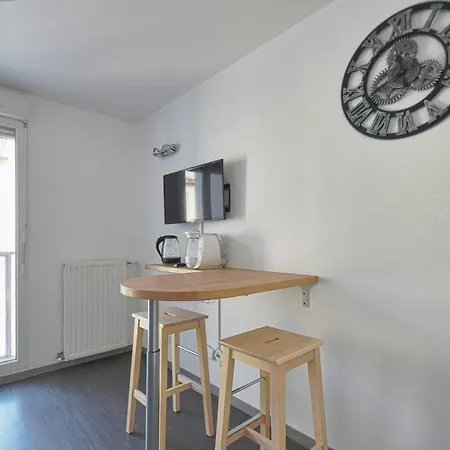 아파트 Beautiful Bright Studio And Design
